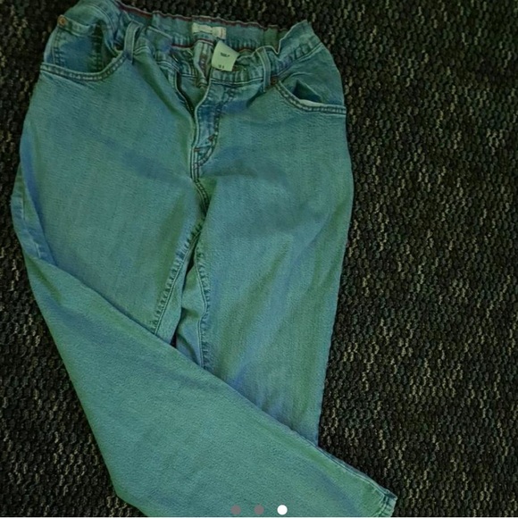 550 levis - Picture 3 of 3